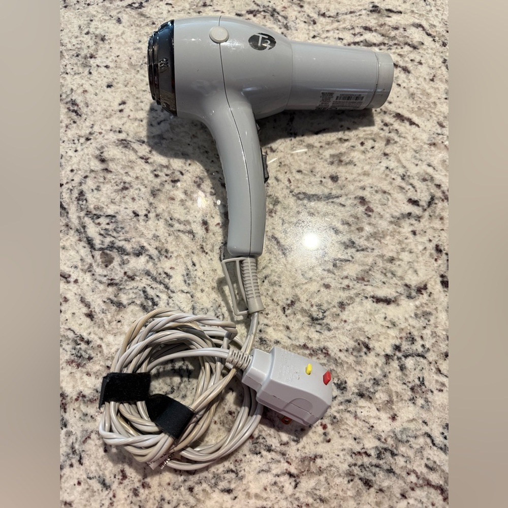 T3 Tourmaline Blow Dryer.